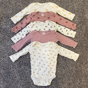 KATE QUINN BABY LONG SLEEVE ONESIES 12-18 MONTH LOT BUNDLE OF 5